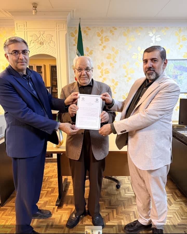 دیدار دکتر اعوانی رئیس انجمن حکمت و فلسفه از انجمن علمی نسخه های خطی ایران